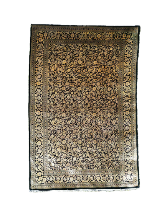 Silk Qum