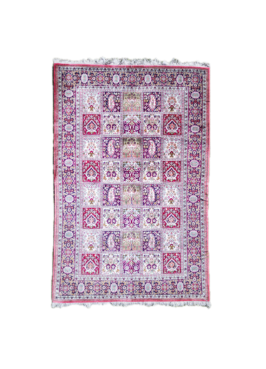 Silk Qum